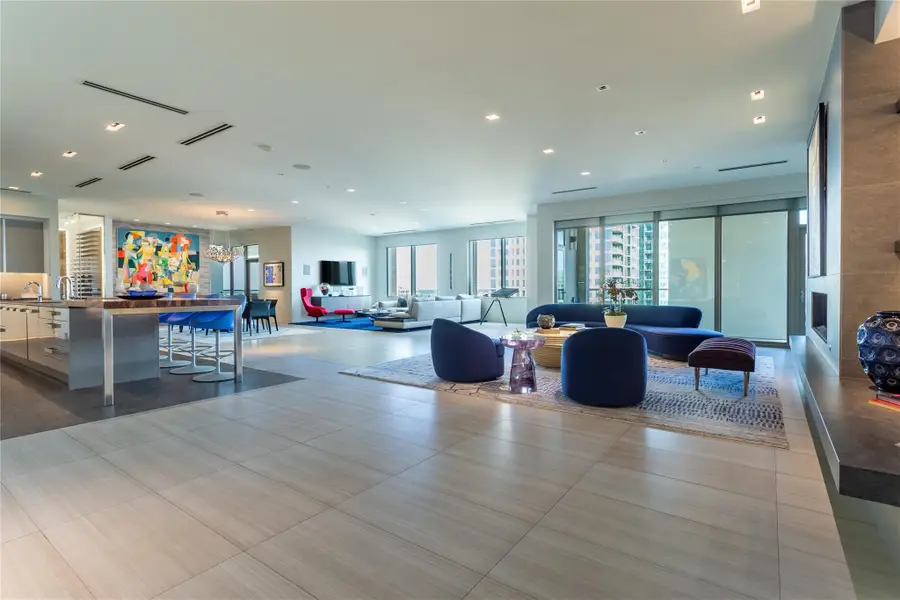 2300 Wolf Street #18-A, Dallas, TX 75201 - #3