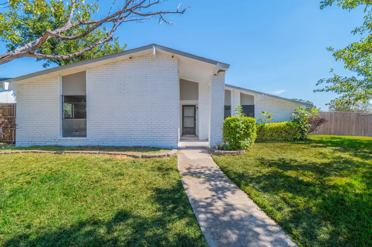 4312 Woodbluff Drive, Mesquite, TX 75150 - #1