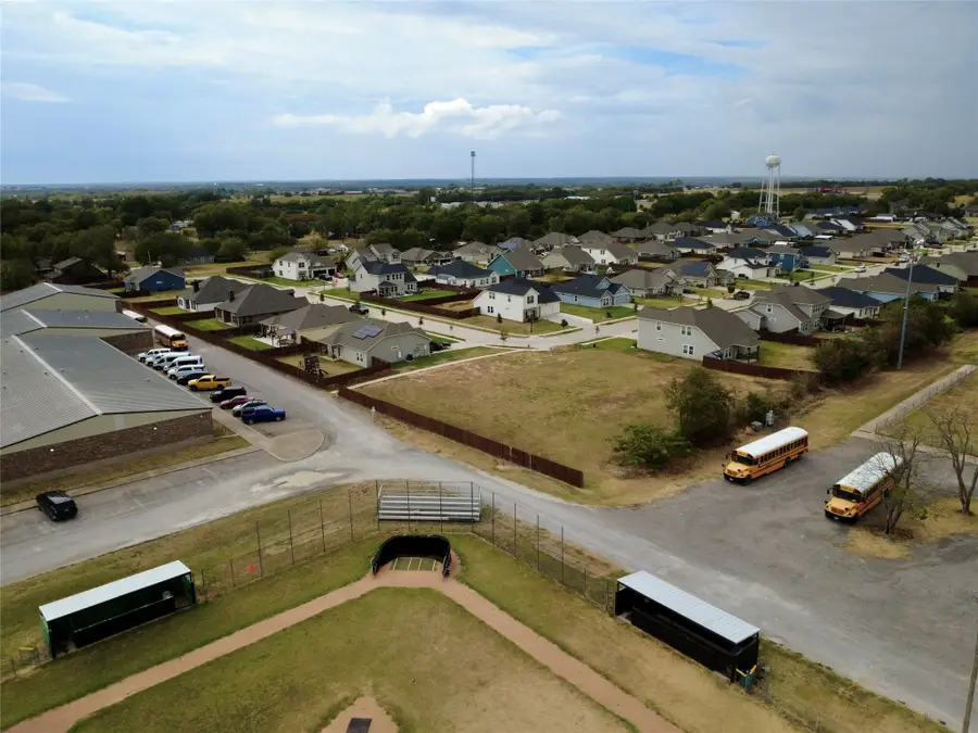 608 Finlee Way, Tioga, TX 76271 - #2