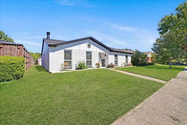 11615 Featherbrook Drive, Dallas, TX 75228