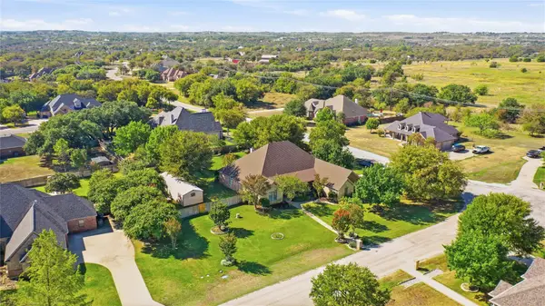 223 Deer Creek Drive, Aledo, TX 76008