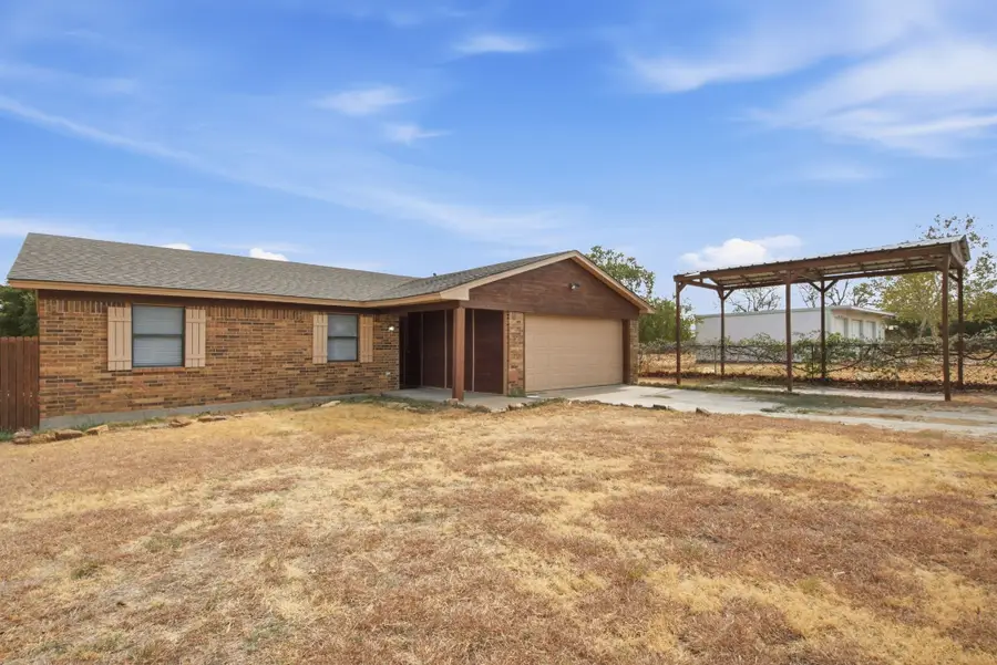 1526 W Bankhead, Weatherford, TX 76086 - #2