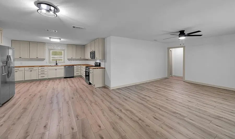 903 E Avenue C, Valley Mills, TX 76689 - #3