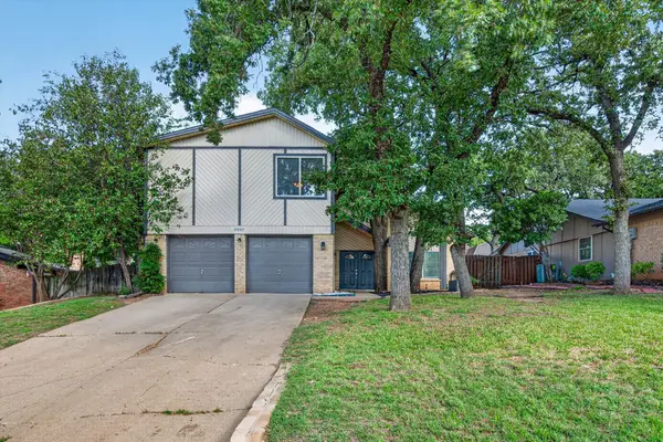 2801 Meandering Way, Bedford, TX 76021