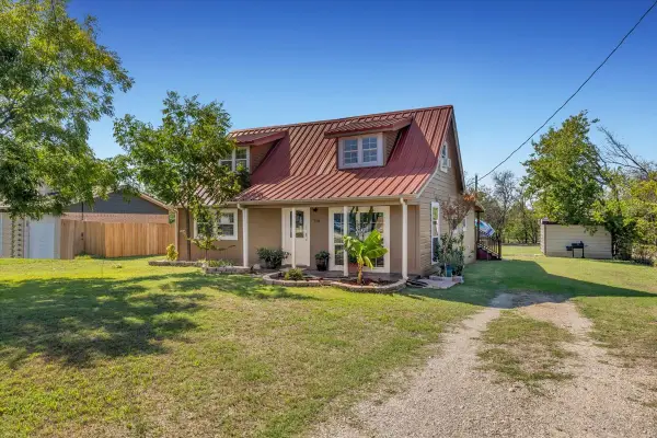 710 S Spears Street, Alvarado, TX 76009