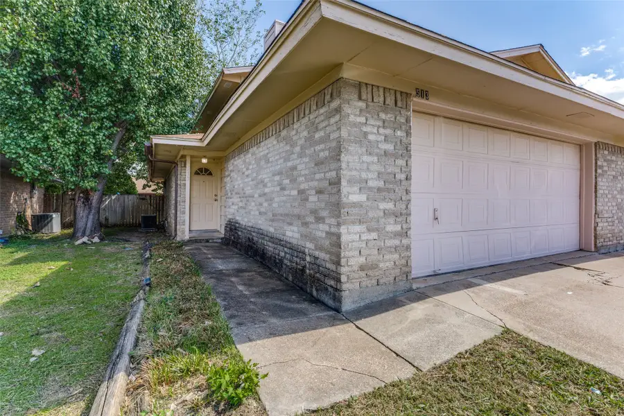 513 S Las Vegas Trail, White Settlement, TX 76108 - #2