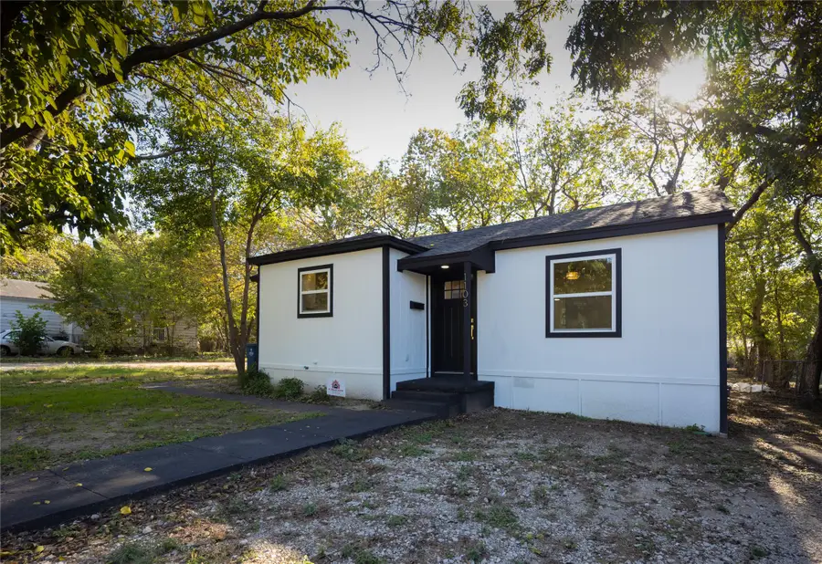 1103 N Sherman Street, Ennis, TX 75119 - #2