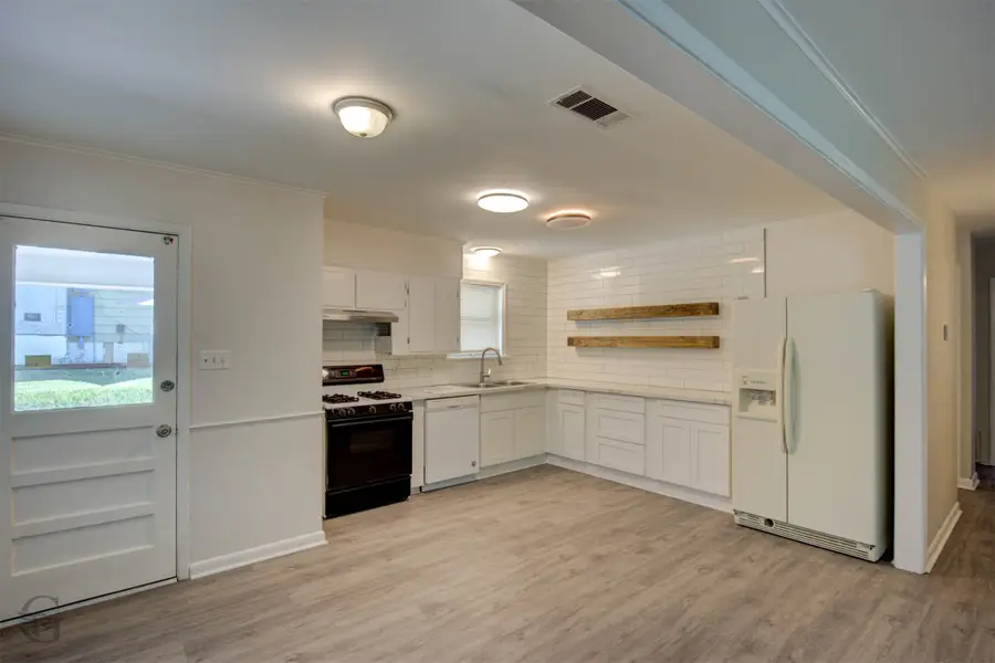 409 Francis Avenue, Mooringsport, LA 71060 - #3