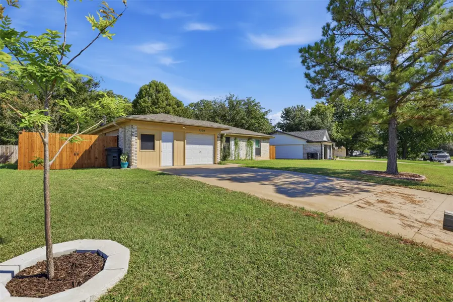 1309 Berry Drive, Cleburne, TX 76033 - #3