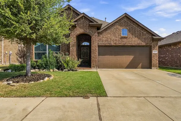 9220 Bronze Meadow Drive, Fort Worth, TX 76131
