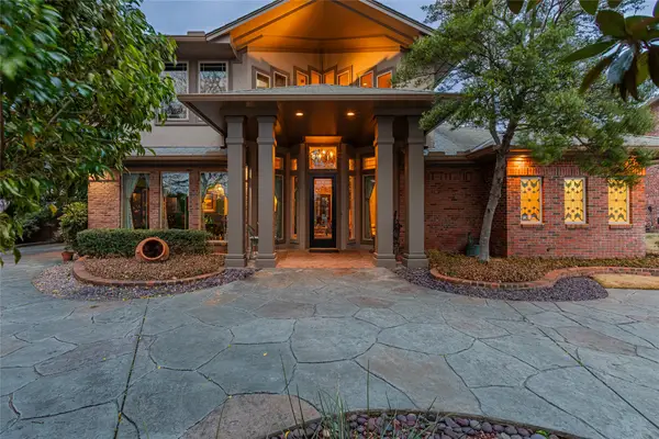 800 Oakwood Court, Highland Village, TX 75077