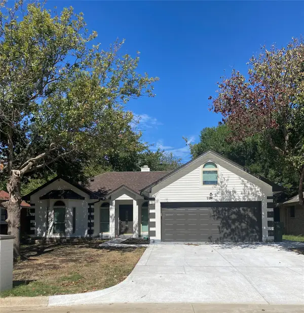 921 Meadowdale Road, Arlington, TX 76017