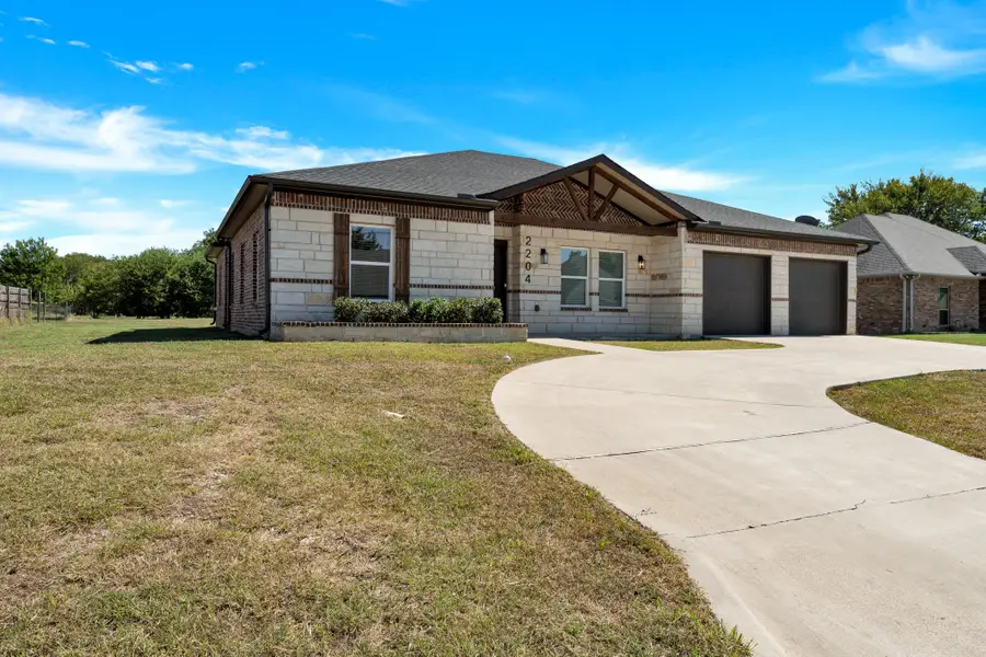 2204 Albert Broadfoot Street, Bonham, TX 75418 - #2