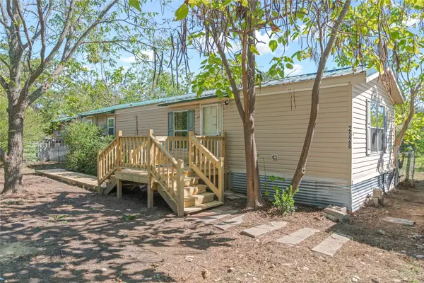 2528 Baywood Drive, Wills Point, TX 75169