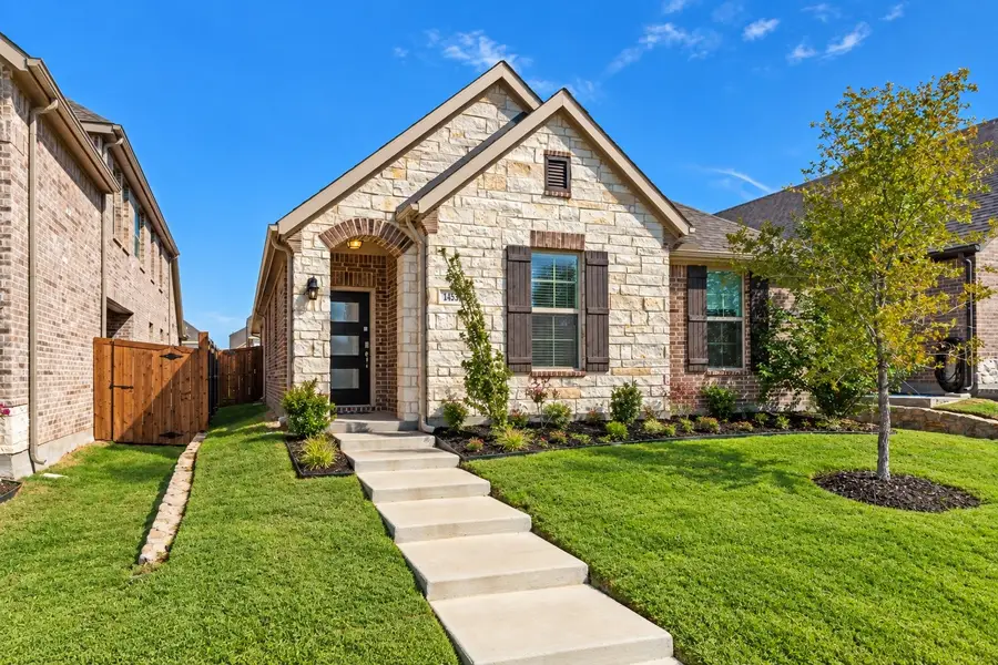 1453 Sun Garden Way, Justin, TX 76247 - #2