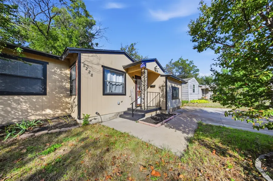5228 Frazier Avenue, Fort Worth, TX 76115 - #3