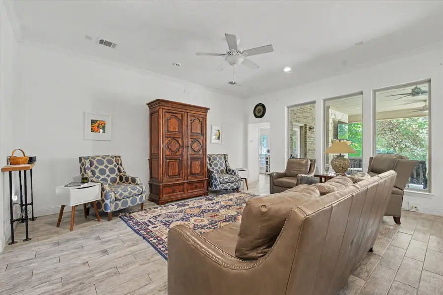 116 E 8th Street, Irving, TX 75060 - #2