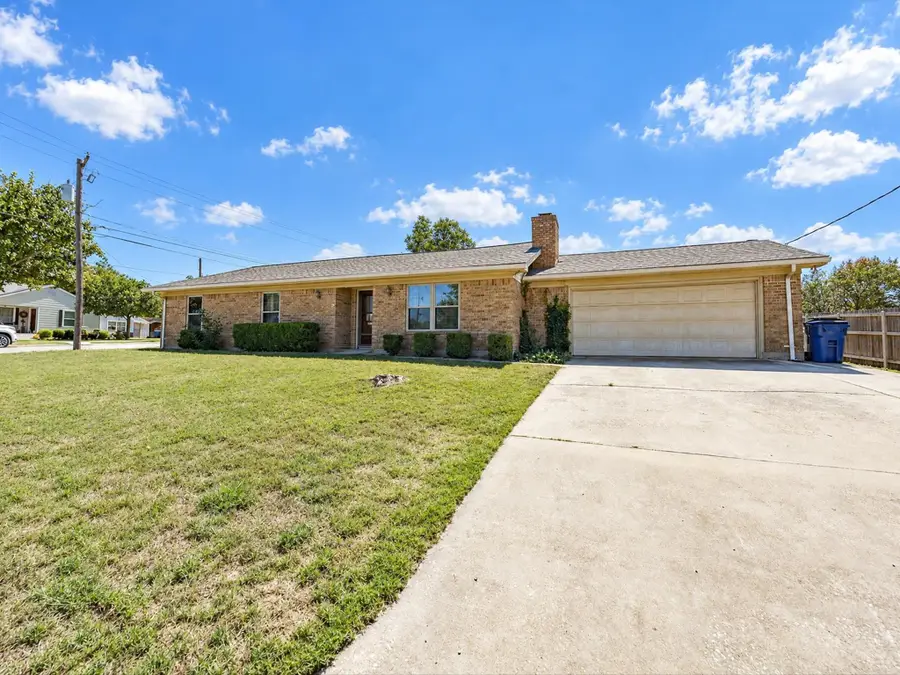 101 W Park Street, Decatur, TX 76234 - #3