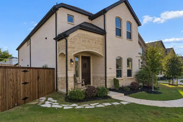 7664 Regal Lane, North Richland Hills, TX 76180
