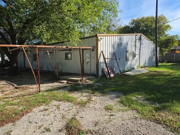 206 N Stadium Drive, Alvord, TX 76225 - #3