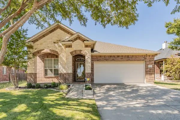 2205 Clairborne Drive, Fort Worth, TX 76177