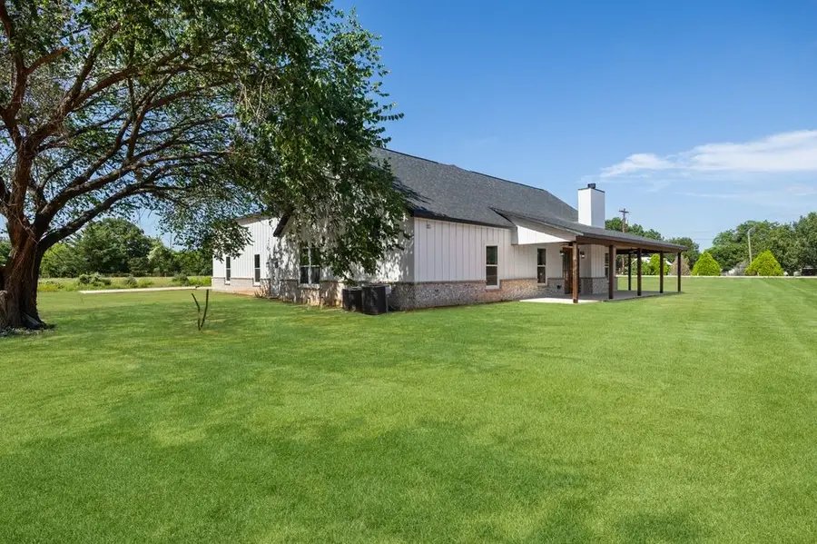 181 County Road 4757, Rhome, TX 76078 - #3