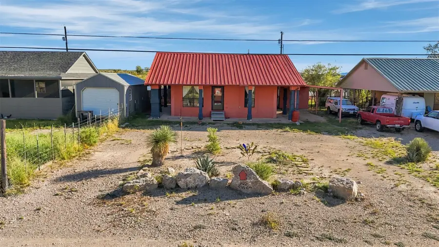 302 SW 6th Street W, Marathon, TX 79842 - #3