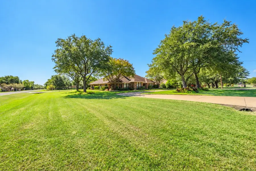 610 Shallow Creek Drive, Oak Leaf, TX 75154 - #2