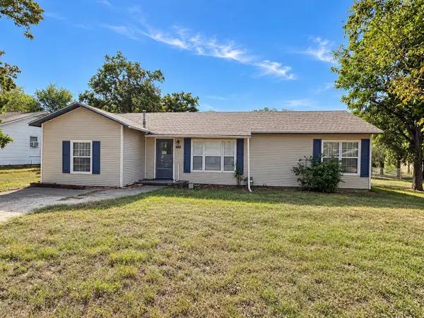 512 E Charles Street, Riesel, TX 76682