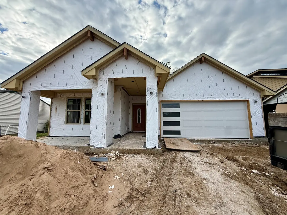 427 32nd Street, Grand Prairie, TX 75050 - #1
