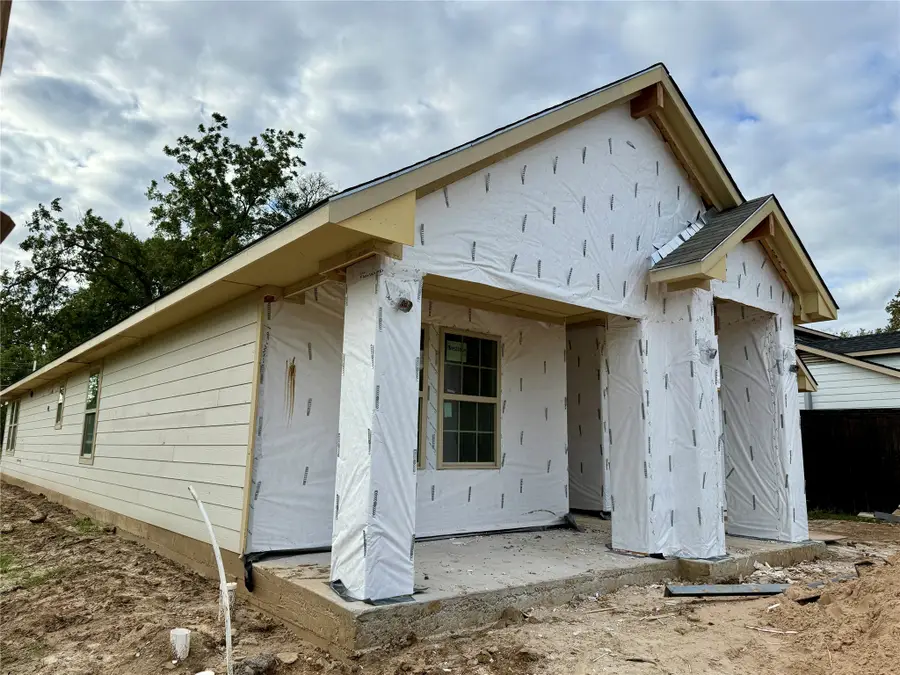 427 32nd Street, Grand Prairie, TX 75050 - #2