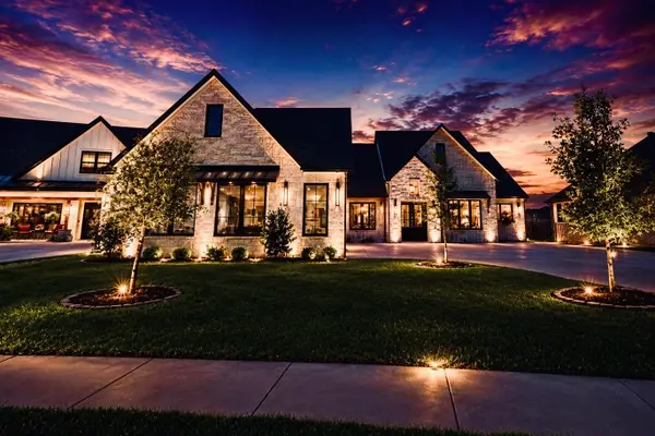 6651 Pinehurst Drive, Granbury, TX 76049