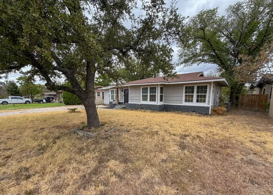 5433 Greenlee Street, Fort Worth, TX 76112 - #2