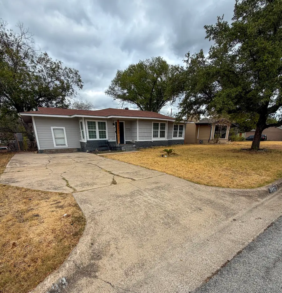 5433 Greenlee Street, Fort Worth, TX 76112 - #3