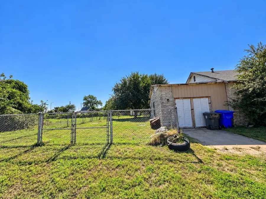 207 E Church Street, Waco, TX 76704 - #3