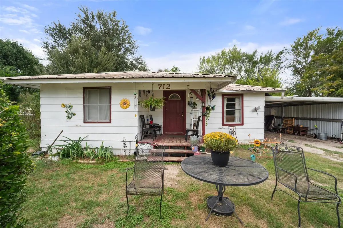 712 E Liberty Street, Mexia, TX 76667 - #1