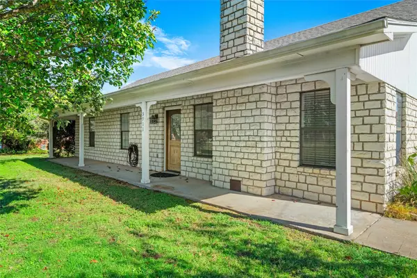 3911 Scenic Hill Lane, Granbury, TX 76048