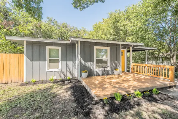 1228 S Brazos Street, Weatherford, TX 76086