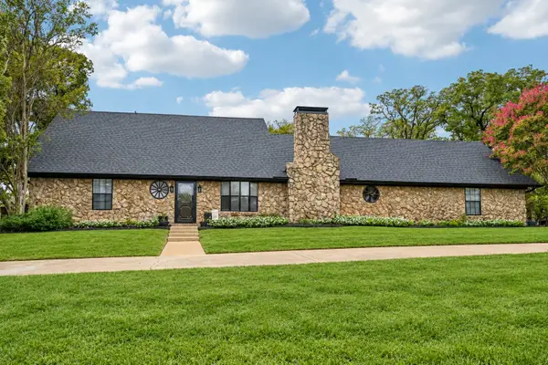 180 N Woodland Trail, Double Oak, TX 75077