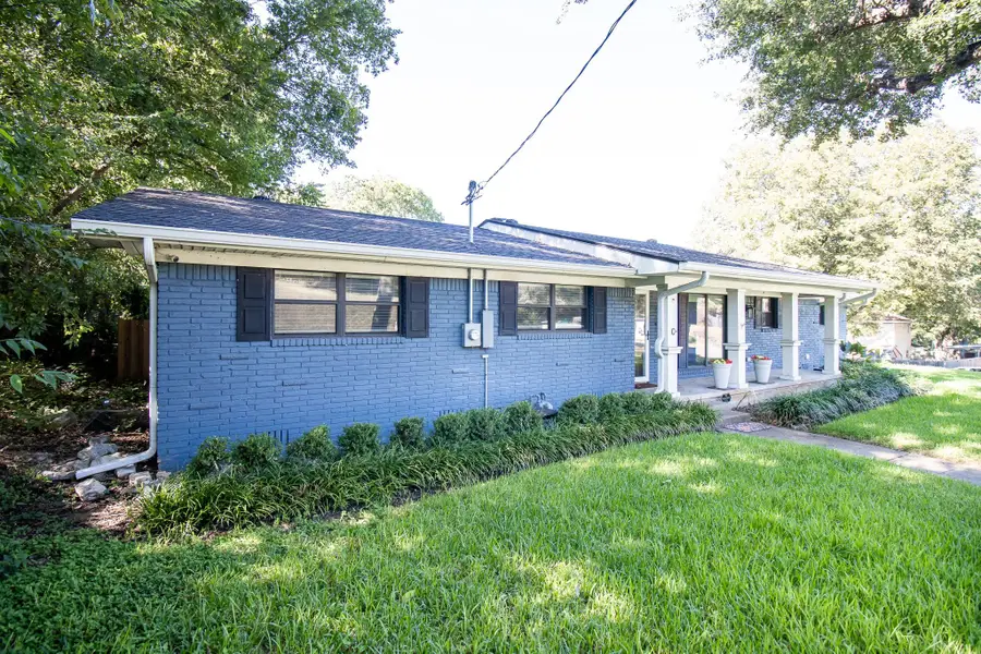 1040 Wedgewood Drive, Woodway, TX 76712 - #2