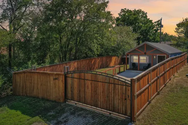 7167 Floral Street, Azle, TX 76020