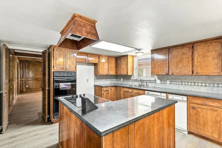 8260 Tudor Lane, Argyle, TX 76226 - #2
