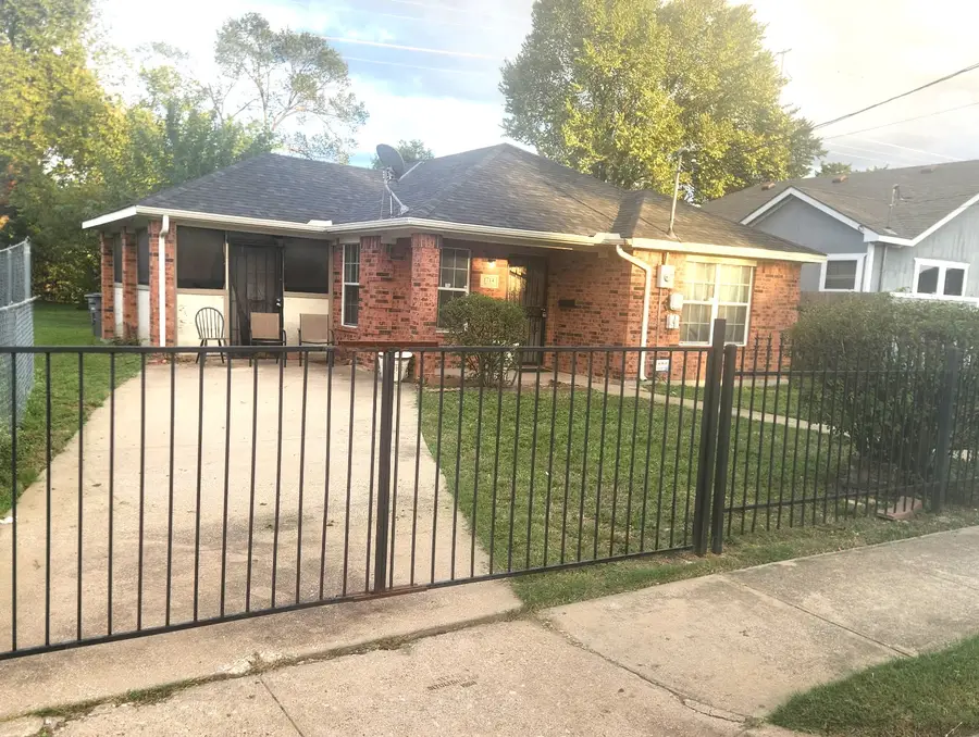 1714 S Denley Drive, Dallas, TX 75216 - #2