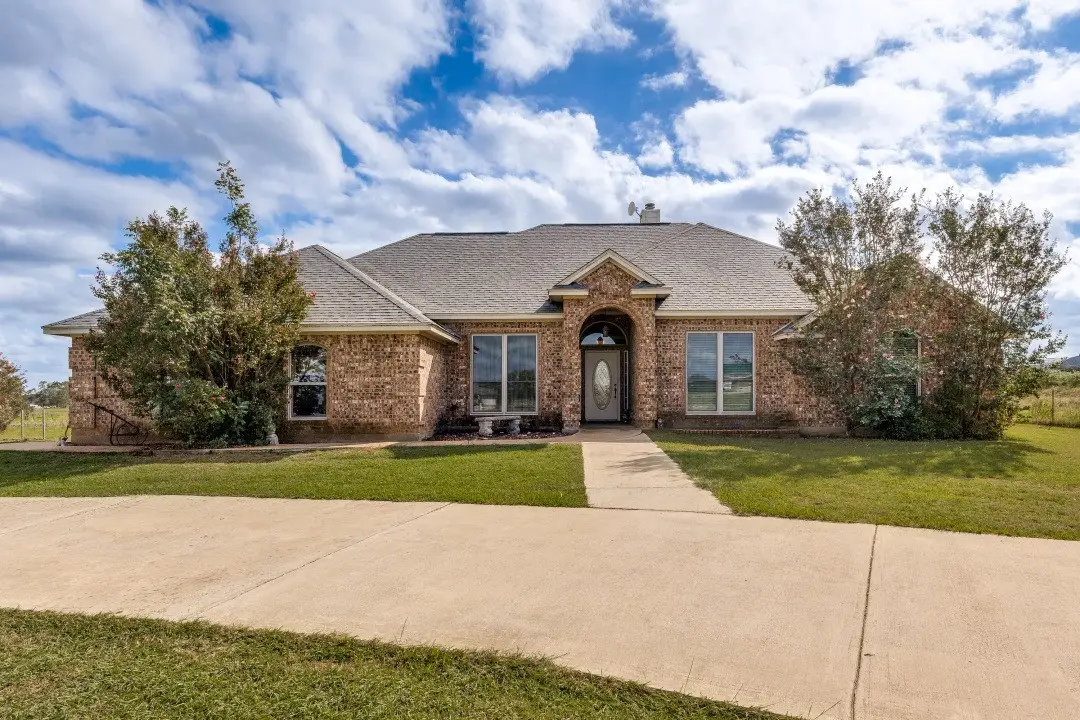 609 South Drive, Springtown, TX 76082 - #1