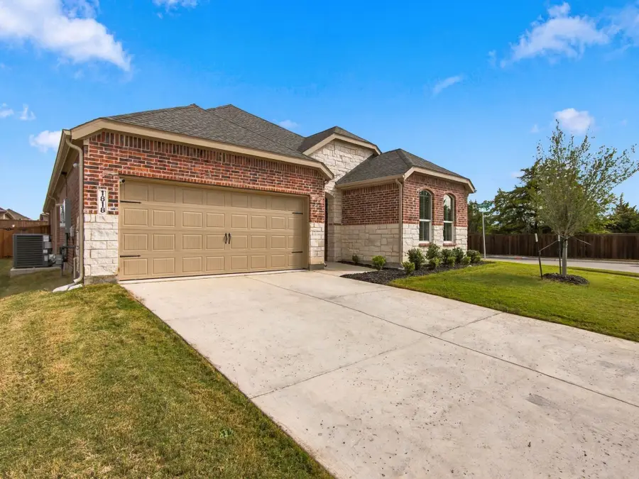 1818 Holden Drive, Cedar Hill, TX 75104 - #2