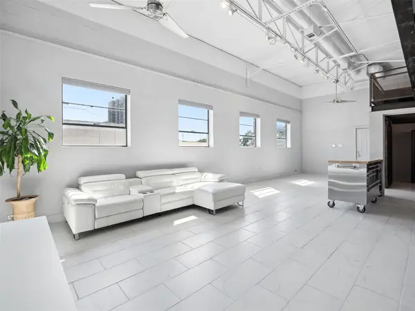 215 N Walton Street #2, Dallas, TX 75226