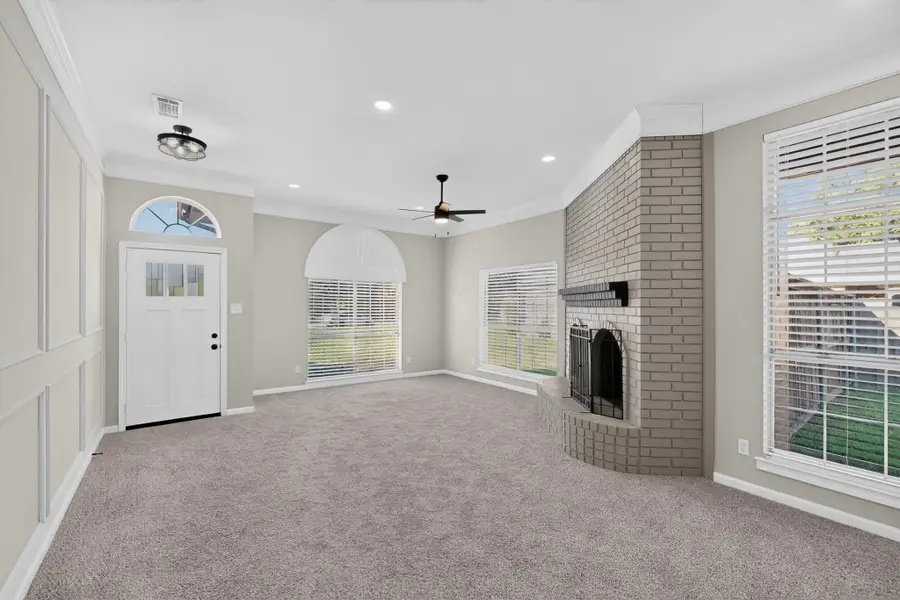 2662 Village Green Drive, Grand Prairie, TX 75052 - #2