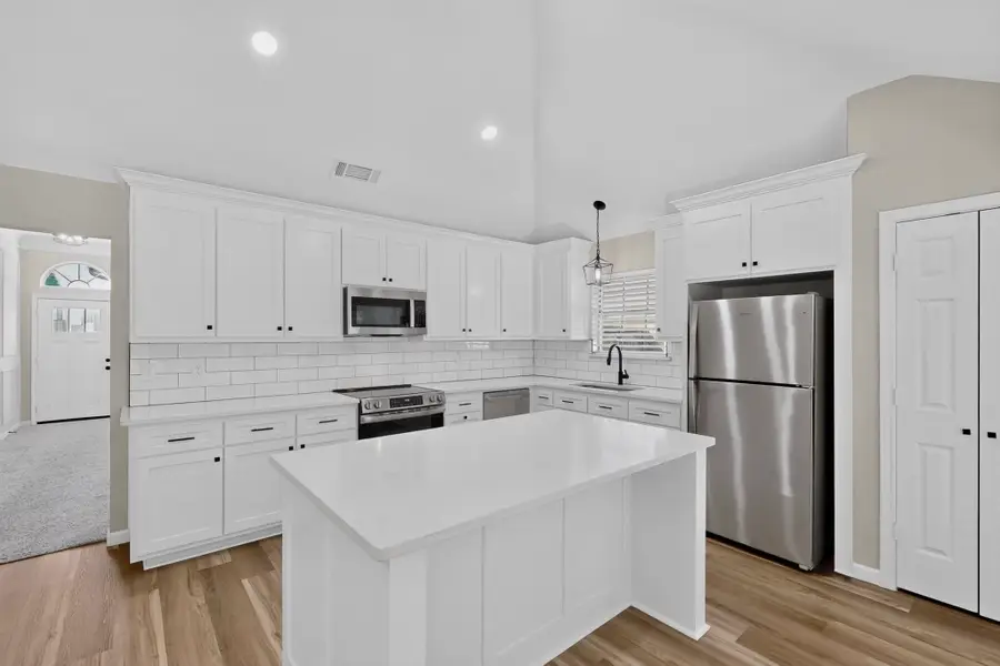 2662 Village Green Drive, Grand Prairie, TX 75052 - #3