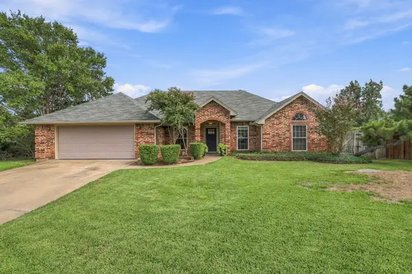 7704 Sagebrush Court S, North Richland Hills, TX 76182