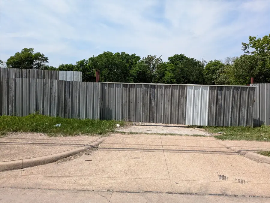2437 Cedar Crest Boulevard, Dallas, TX 75203 - #2